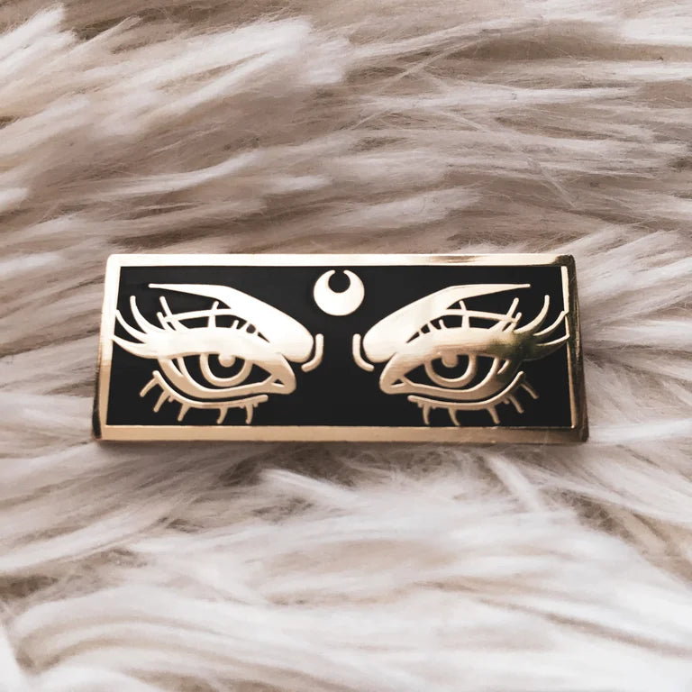 Eyes Enamel Pin